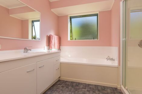 Photo of property in 76 Joyce Road, Hampden, 9410