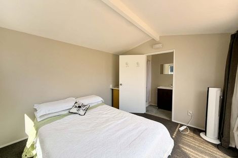 Photo of property in 11 Ropiha Street, Fitzroy, New Plymouth, 4312