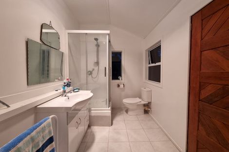 Photo of property in 17 Scenic Drive, Titirangi, Auckland, 0604