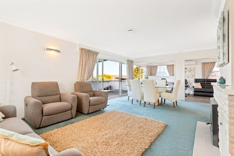 Photo of property in 6 Colwill Road, Massey, Auckland, 0614