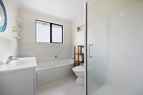 Photo of property in 21 Cartmel Avenue, Massey, Auckland, 0614