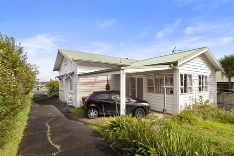 Photo of property in 32 Carlton Road, Pukekohe, 2120