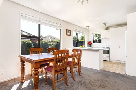 Photo of property in 2/5 Gibbs Place, Halswell, Christchurch, 8025