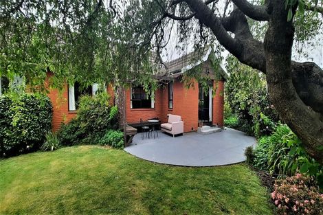 Photo of property in 1/16b Montclare Avenue, Ilam, Christchurch, 8041