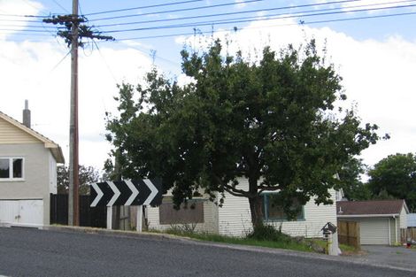 Photo of property in 1/10 Marsh Avenue, Forrest Hill, Auckland, 0620