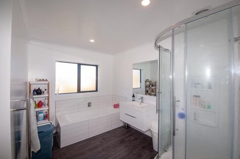 Photo of property in 36 Melksham Drive, Churton Park, Wellington, 6037