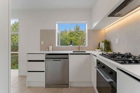 Photo of property in 13a Becroft Drive, Forrest Hill, Auckland, 0620