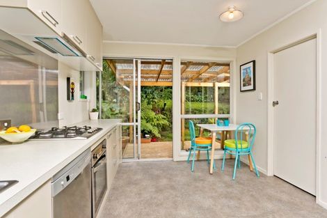 Photo of property in 8 Jayne Place, Torbay, Auckland, 0630