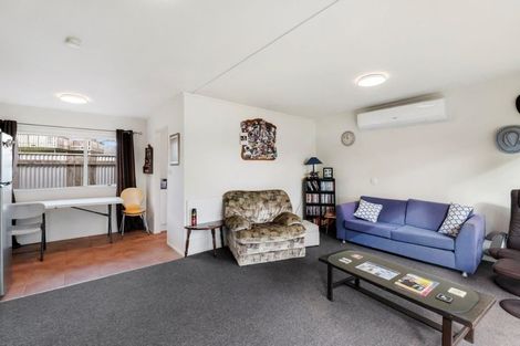 Photo of property in 16 Eruini Street, Waikanae Beach, Waikanae, 5036