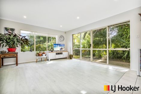 Photo of property in 12 Tington Avenue, Wattle Downs, Auckland, 2103