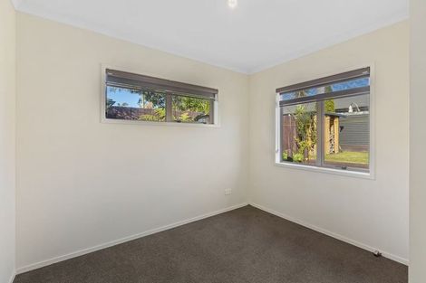 Photo of property in 6 Caffreys Avenue, Massey, Auckland, 0614