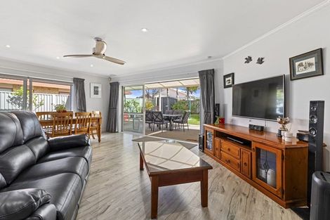 Photo of property in 26 Bundoran Way, Pinehill, Auckland, 0632