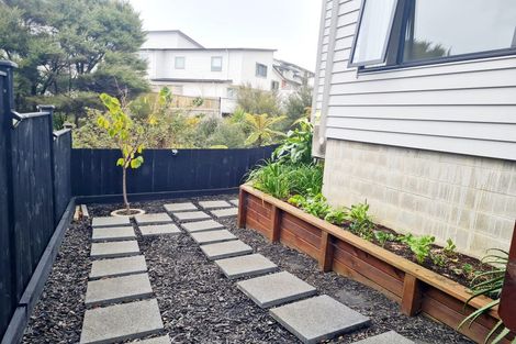 Photo of property in 4 Caldwell Place, Pinehill, Auckland, 0632