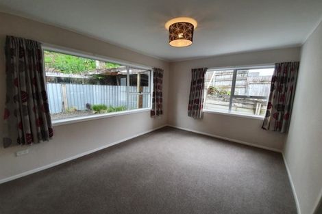 Photo of property in 13 Ambury Place, Merrilands, New Plymouth, 4312