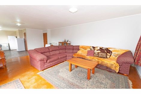 Photo of property in 2/1 Silverstone Place, Henderson, Auckland, 0612