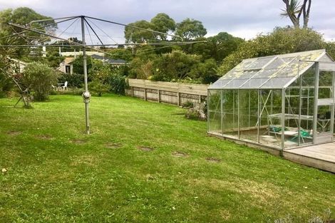 Photo of property in 34 Ranui Terrace, Tawa, Wellington, 5028