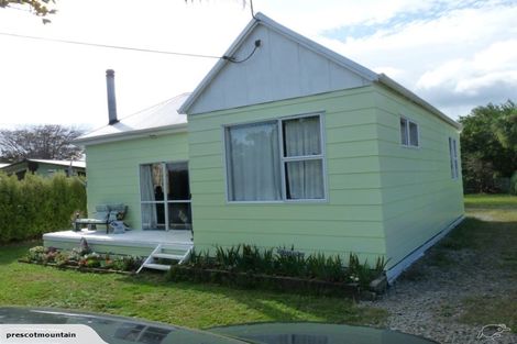 Photo of property in 11 Tyndall Street, Pahiatua, 4910
