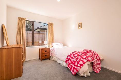 Photo of property in 32a Farquhars Road, Redwood, Christchurch, 8051