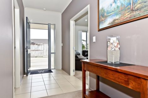 Photo of property in 30 Winchester Place, Rototuna North, Hamilton, 3210