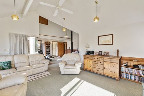 Photo of property in 149 Kawiu Road, Levin, 5510