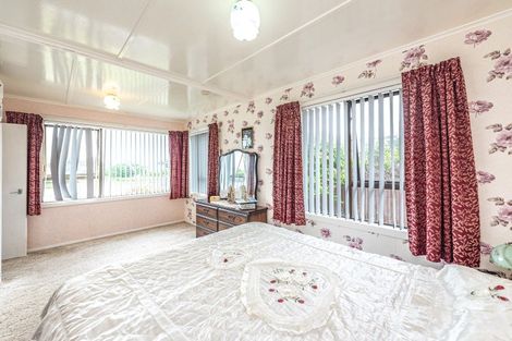 Photo of property in 76 Cornfoot Street, Castlecliff, Whanganui, 4501