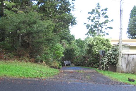 Photo of property in 10 Hollywood Avenue, Titirangi, Auckland, 0604
