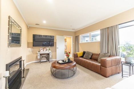 Photo of property in 1 Wigan Place, Hokowhitu, Palmerston North, 4410