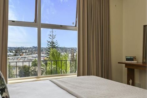 Photo of property in 1/4 Velma Road, Hillcrest, Auckland, 0627