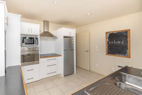 Photo of property in 10 Harrys Way, Redwood, Christchurch, 8051