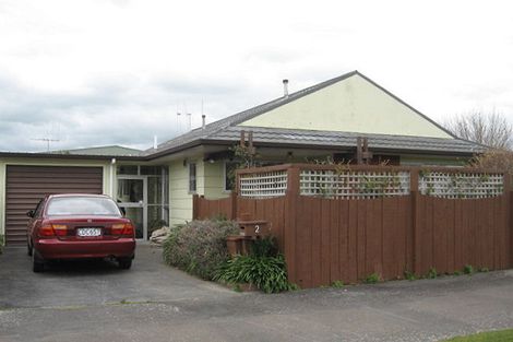 Photo of property in 2 Keeling Street, West End, Palmerston North, 4412
