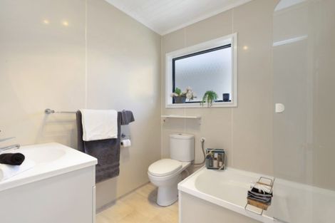 Photo of property in 30 Castle Crescent, Stokes Valley, Lower Hutt, 5019