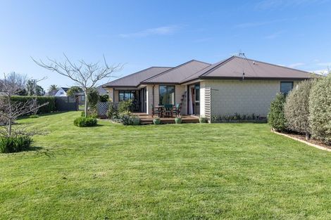 Photo of property in 10 Gladys Place, Levin, 5510