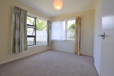 Photo of property in 6 Advene Road, Cockle Bay, Auckland, 2014
