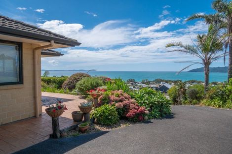 Photo of property in 11 Oden Hill, Coopers Beach, 0420