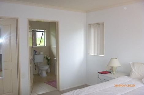 Photo of property in 4 Parkcrest Drive, Henderson, Auckland, 0612