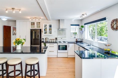 Photo of property in 18a Priestley Road, Bluff Hill, Napier, 4110