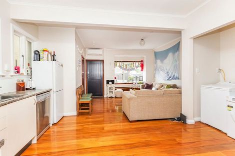 Photo of property in 77 Pirie Street, Mount Victoria, Wellington, 6011
