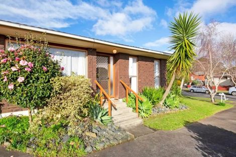 Photo of property in 6a Ballater Place, Highland Park, Auckland, 2010