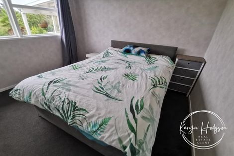 Photo of property in 9 Whaka Street, Maungaturoto, 0520