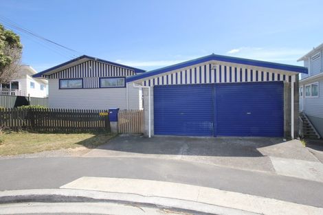 Photo of property in 40 Bancroft Terrace, Newlands, Wellington, 6037