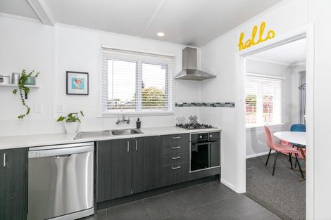 Photo of property in 15 Sandwich Road, St Andrews, Hamilton, 3200