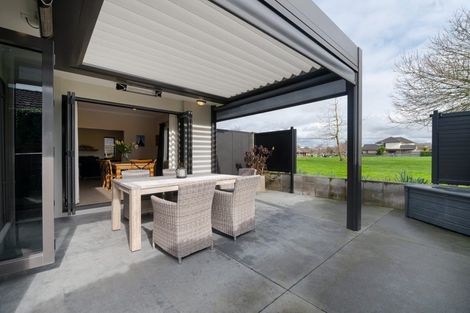 Photo of property in 52 Wiltshire Drive, Huntington, Hamilton, 3210