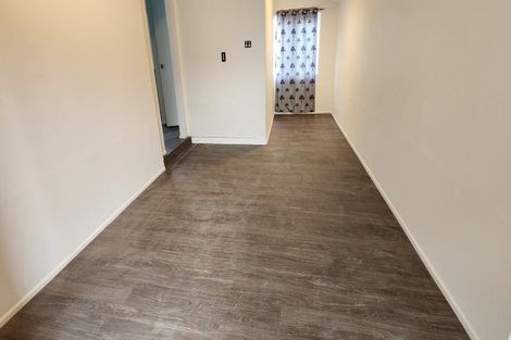 Photo of property in 16 Albert Road, Kelston, Auckland, 0602