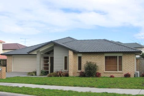 Photo of property in 4 Camith Close, Flat Bush, Auckland, 2016