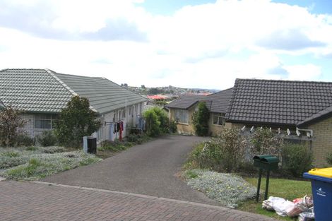 Photo of property in 13 Regents Park Place, Westgate, Auckland, 0614