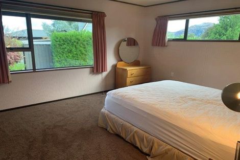 Photo of property in 15 Hunter Crescent, Wanaka, 9305