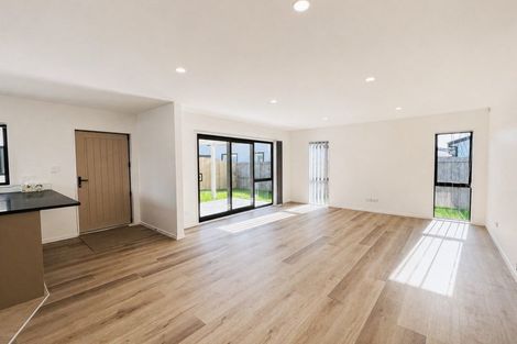 Photo of property in 32 Black Beech Crescent, Takanini, 2110