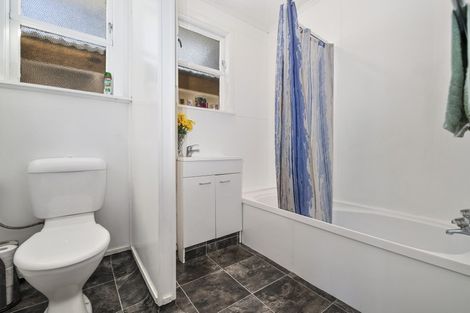 Photo of property in 16 Ross Road, Western Heights, Rotorua, 3015