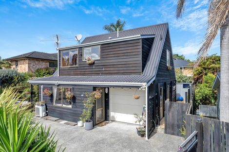 Photo of property in 1/7 Mccall Place, Opaheke, Papakura, 2113