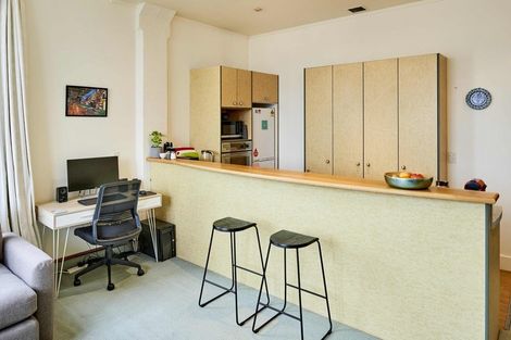 Photo of property in 10/37 Majoribanks Street, Mount Victoria, Wellington, 6011
